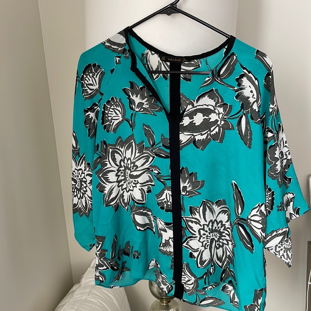 Flowy Zara top